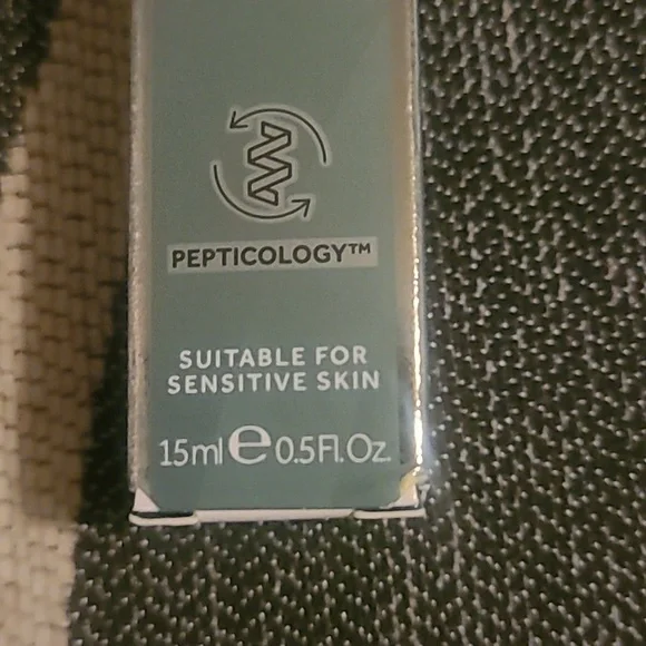 No7 NEW PRODUCT NO7 FUTURE RENEW DAMAGE REVERSAL EYE SERUM 15ML Hp🔥🔥 - Picture 3 of 4